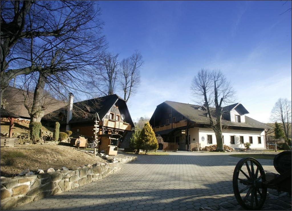 Valassky Senk Hotel Vizovice Exterior photo