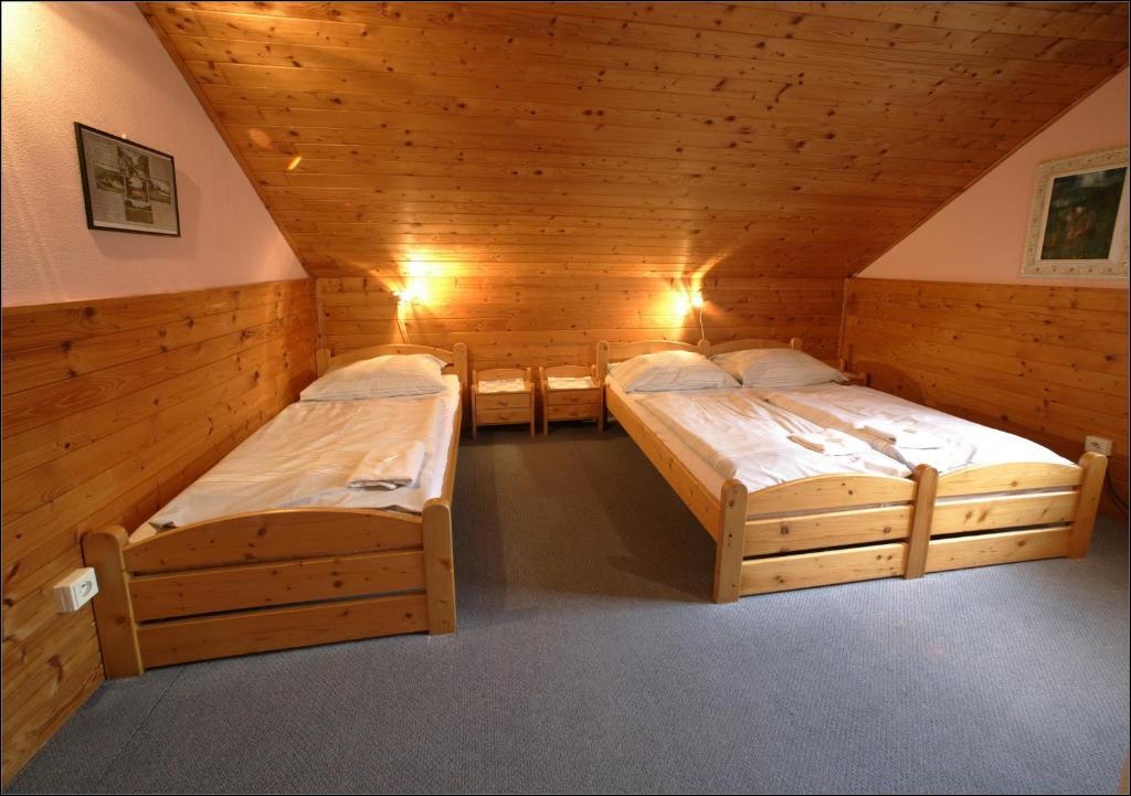 Valassky Senk Hotel Vizovice Room photo