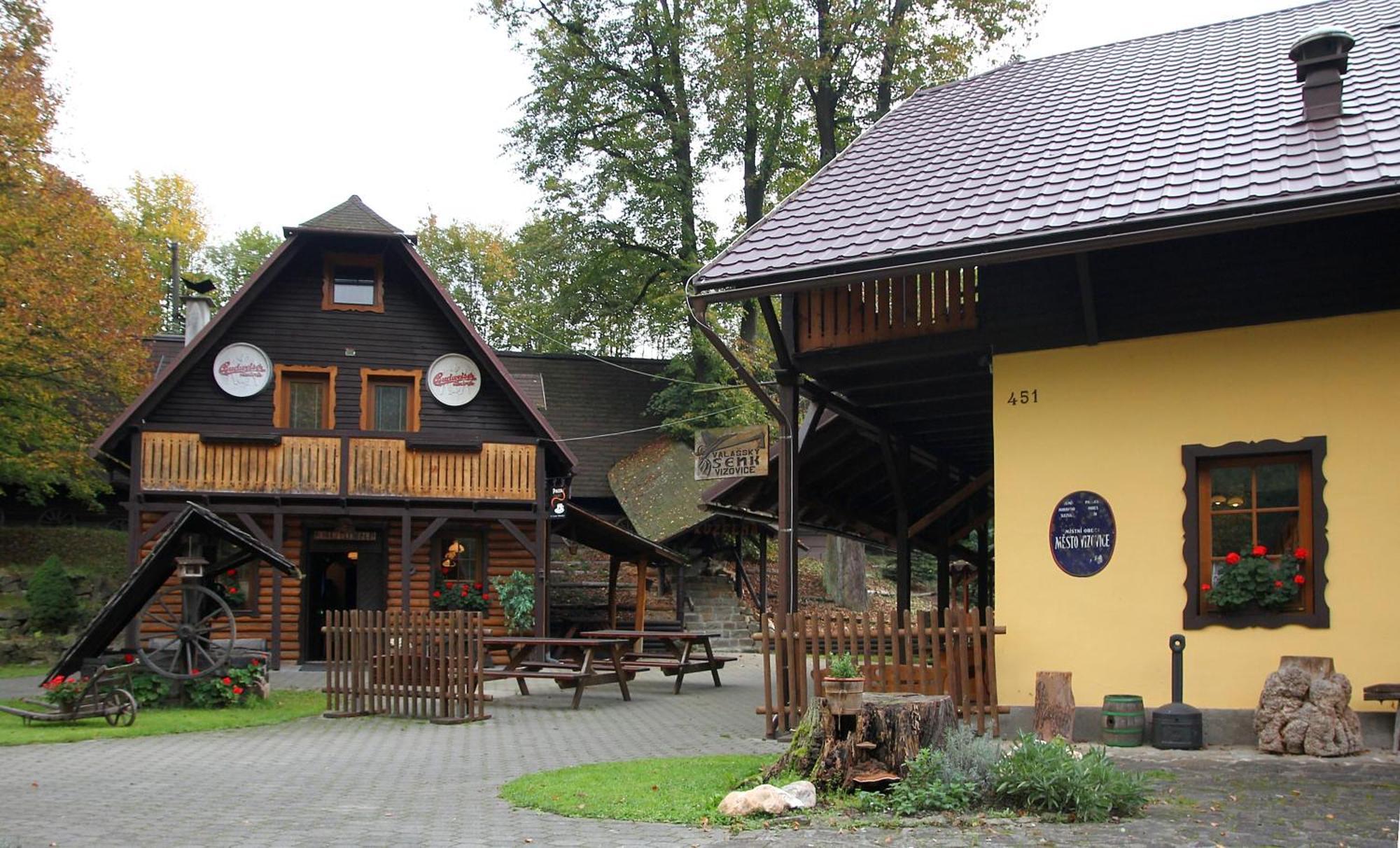 Valassky Senk Hotel Vizovice Exterior photo