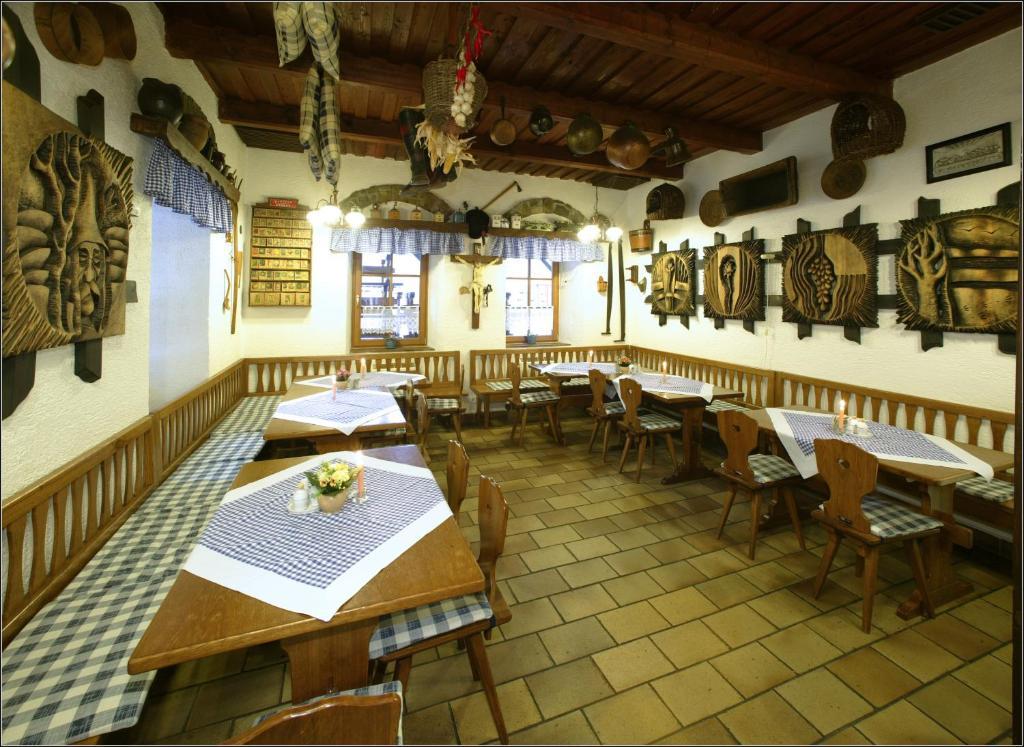 Valassky Senk Hotel Vizovice Exterior photo